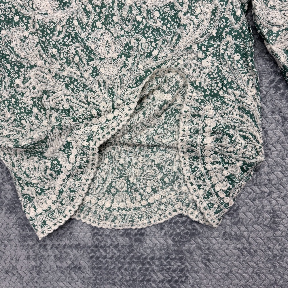 Solitaire Women's Green and White Lace Bell Sleeve Top Size Large - Picture 6 of 10